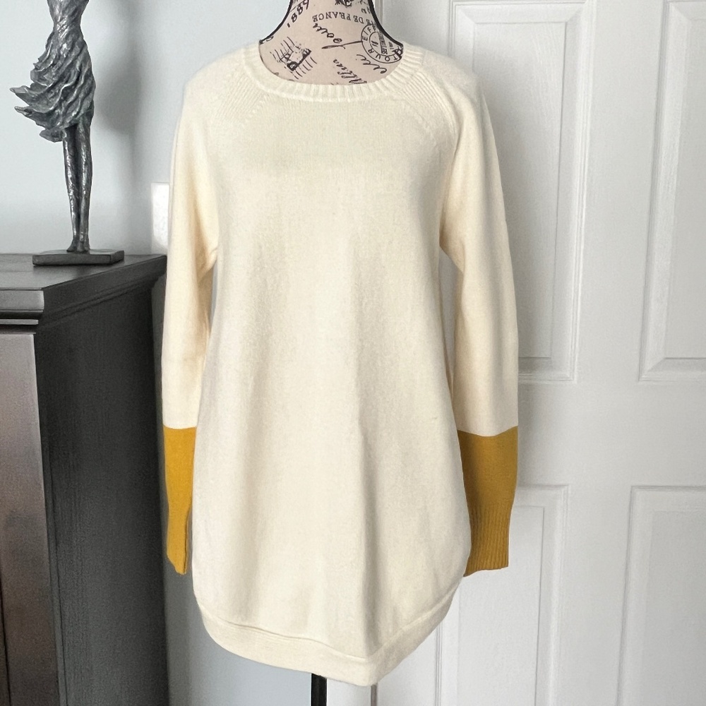 Anthropologie Rebekah Sweater Medium